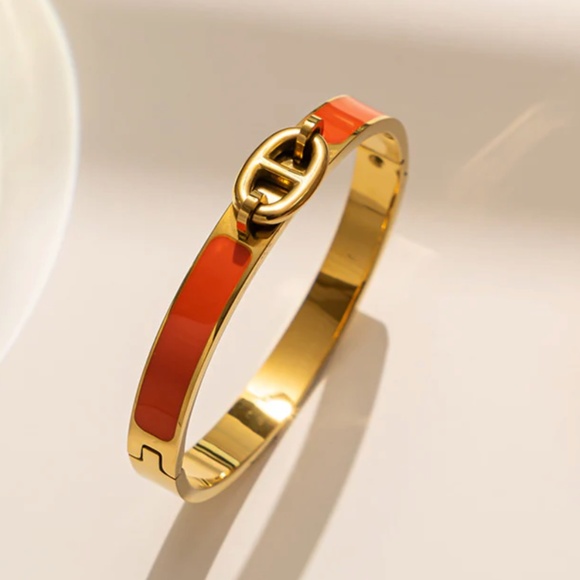18K Gold plated bangle - Picture 1 of 1